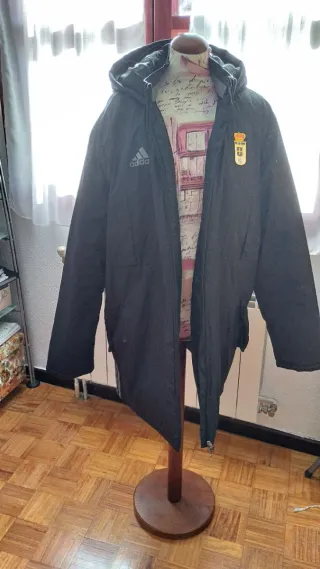 Abrigo Adidas Negro del Real Oviedo