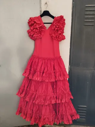 Traje de flamenca rojo volantes