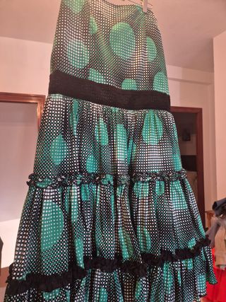 Falda flamenca verde y negra