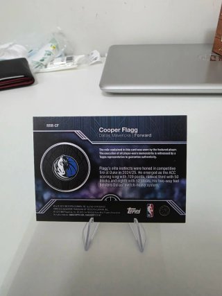 Carta Parche Cooper Flagg Topps 2025 NBA RC