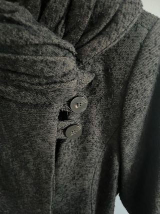 Abrigo negro retro estilo old money