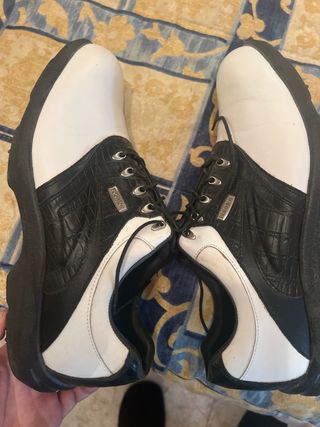 Zapatos de golf AQL negros y blancos