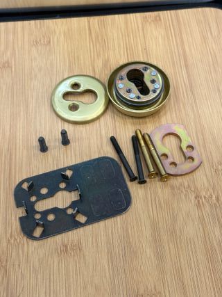 Tesa Assa Abloy - Escudo Seguridad Cerrado L M