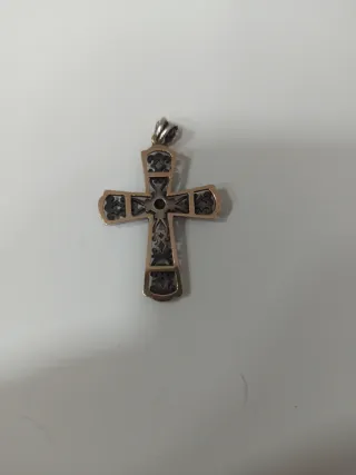 Cruz antiguo Oro y Plata con Esmeralda