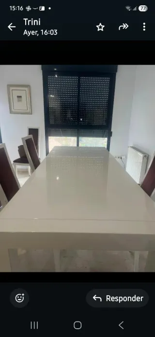 Mesa de comedor blanca lacada extensible,