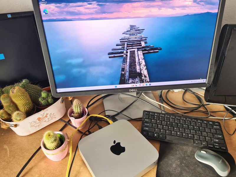 Apple Mac Mini i7 3.0 • 16GB Ram • 256 GB Windows
