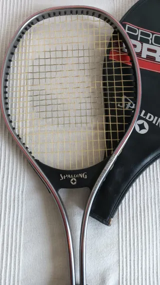 2 raquetas de tenis Spalding y otra