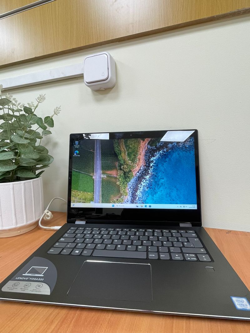 Lenovo Yoga 520-14IKB (ref. 81276)