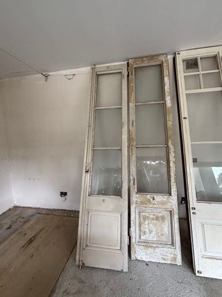 Puertas de madera con cristal antiguas