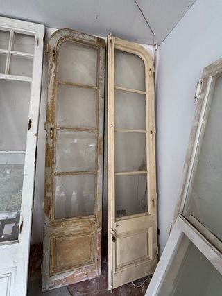 Puertas de madera con cristal antiguas