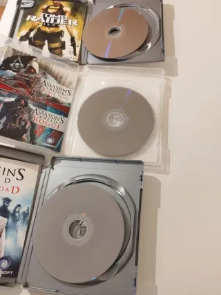 Lote 3 Juegos PS3: Tomb Raider, AC Black Flag, AC