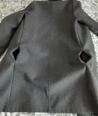 Abrigo de paño de Zara, S