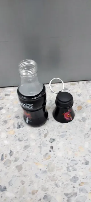Botella Plastico Coca-Cola Negra Decorada
