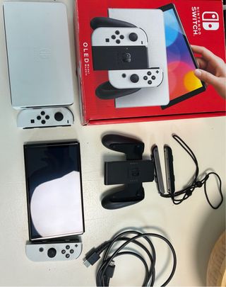 Nintendo Switch OLED Bianca