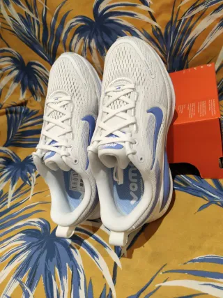 T35 Zapatillas Nike Vomero 18