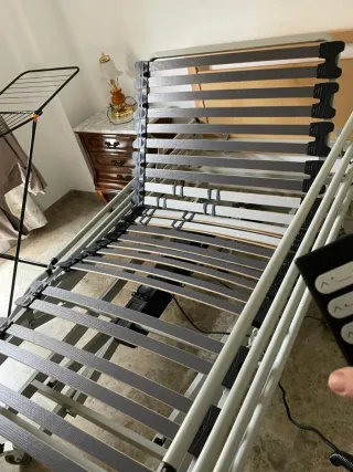 Cama articulada + Grua + Silla de aseo