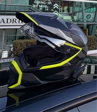 Casco AGV AX9 + INTERCOM (regalo)