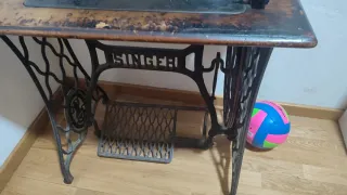 Máquina de coser Singer antigua