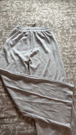 Pantalones anchos Bershka grises talla XS
