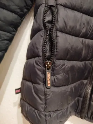 Chaqueta acolchada negra mujer