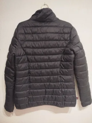 Chaqueta acolchada negra mujer