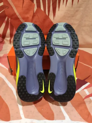 T35 Zapatillas Nike Vomero 18