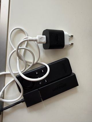 Amazon Fire TV Stick y Mando