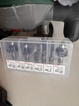 Fresadora Parkside 1200W + 18 Fresas (Set Extra)