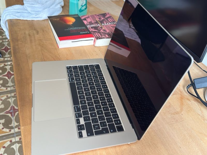MacBook Air 15 M2 2023 18GB RAM afbeelding 7