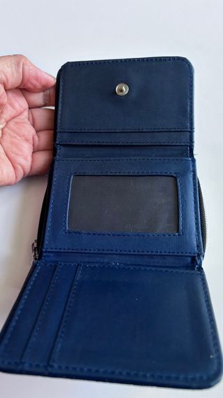 Billetera Tous azul con bordado de oso