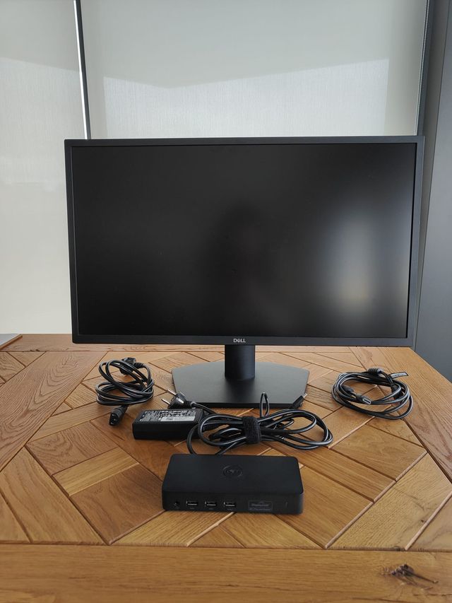 Monitor Dell + Base Conexión
