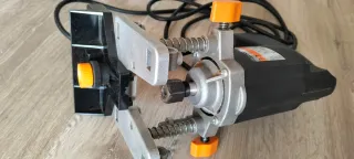 Fresadora F-2004C 450W. 12 brocas 6mm