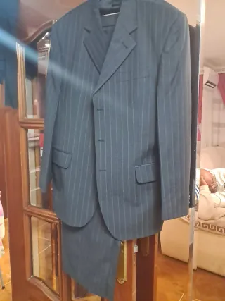 Traje de raya gris
