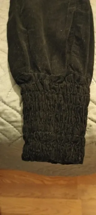 Pantalón pana Desigual Slim Fit negro