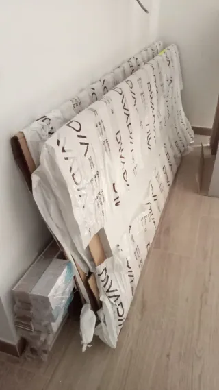 Puertas correderas blancas con moldura