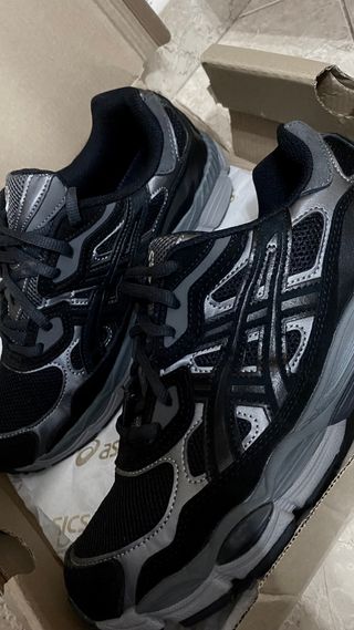 Asics NYC Gel Negras Talla 43  Nuevas