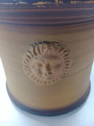 Maceta de cerámica con sol