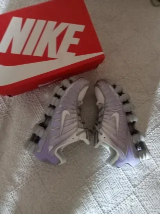 Zapatillas Nike Shox Mujer Morado Blanco