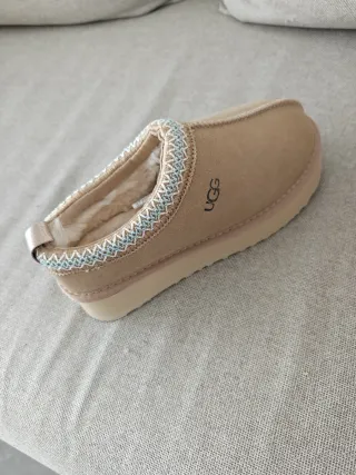UGG Tazz II Talla 40 Beige