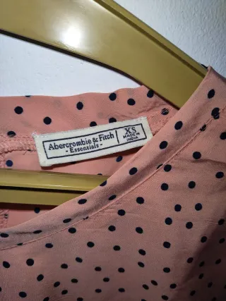 Blusa Abercrombie & Fitch lunares rosa Talla XS