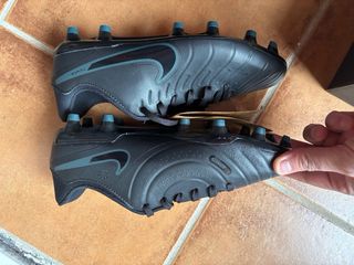 Botas de fútbol Nike Tiempo Negras