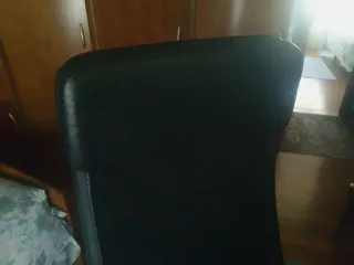 Silla de oficina ergonómica con ruedas