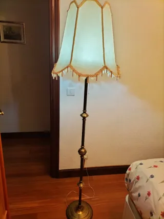 Lampada da terra vintage in tessuto e metallo