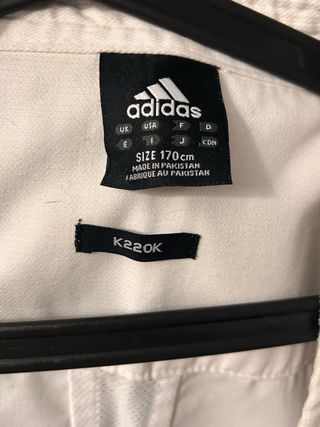 Kimono Adidas Karate Blanco prácticamente nuevo.