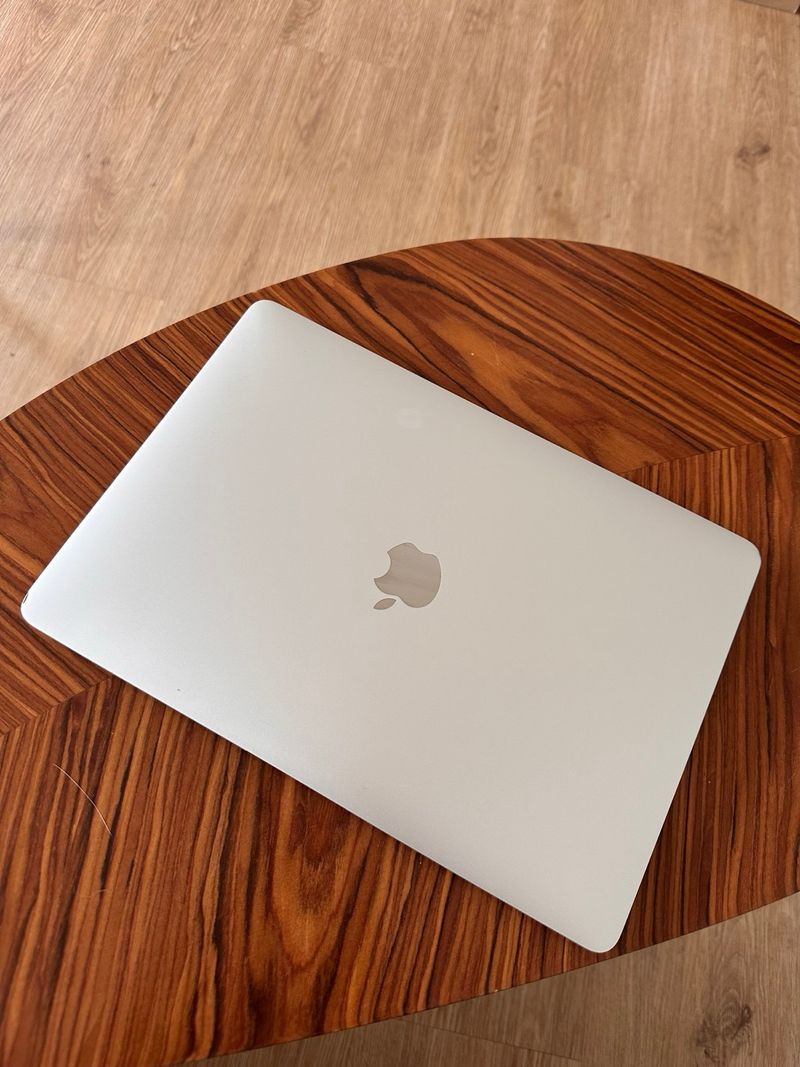 MacBook Air 13” 2018 i5 8GB Plata afbeelding 2