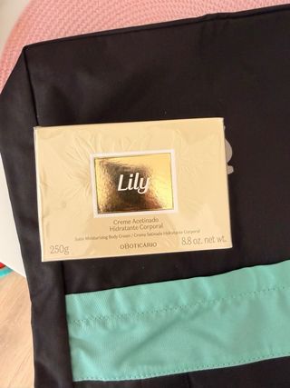 Cremas, perfumes, maquiaje