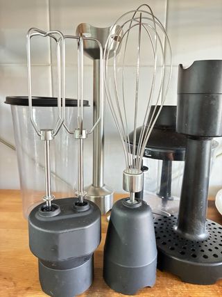 Batidora de mano Cecotec y accesorios