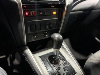 Mitsubishi L200 Doble Cabina 220 DI-D Motion 6AT L200 DI-D M-PRO AUTO AUTOMÁTICA