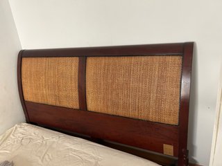 Cama King Size Madera y Rattan