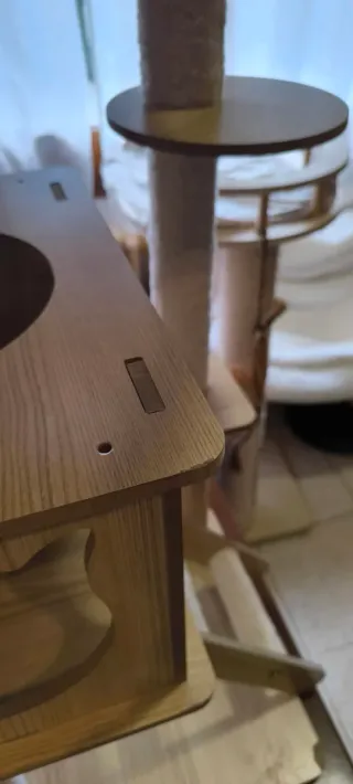 Árbol rascador para gatos de madera